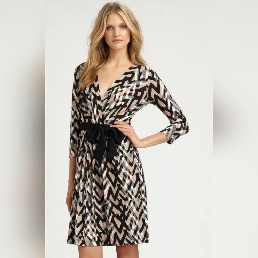DKNY Jersey Stretch Faux Wrap Surplice Kinetic Print Dress M